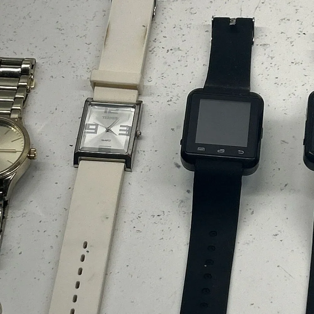 Bundle Of 21 Untested Watches - Mix Of Vintage And Smart Watches - Picture 4 of 16